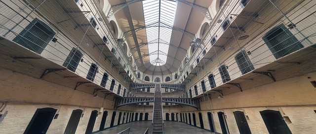jail-1817900_640.jpg
